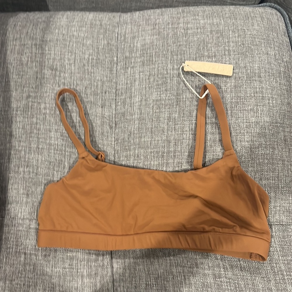 Skims Scoop Neck Bra